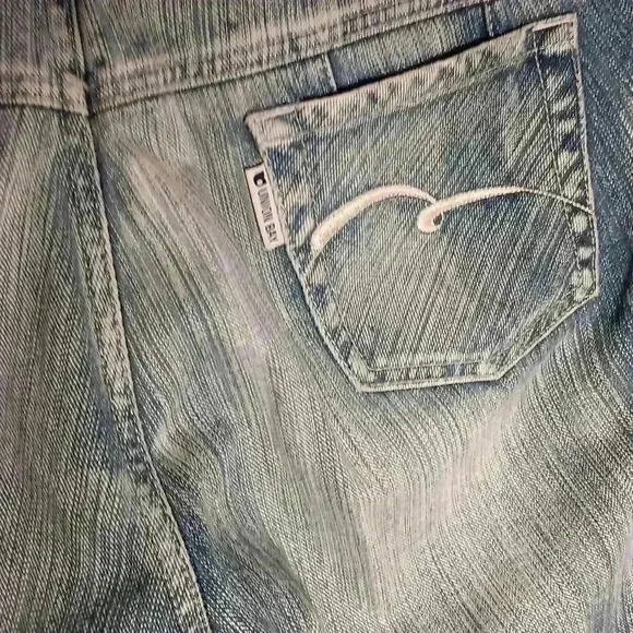 "UNION BAY" 32x29 Ladies Acid Wash Floral Embrodered Low Rise‎ Jeans - Picture 9 of 11